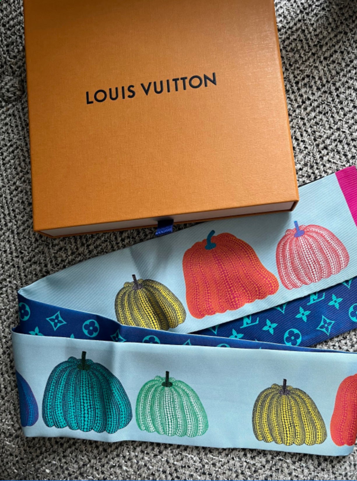 LV Scarf Pumkin